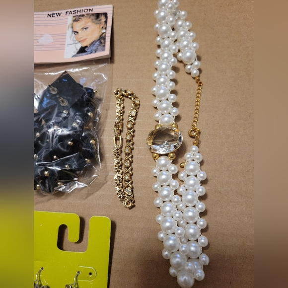Jewelry Lot Costume Accessory Fashion Bracelets Necklace Earrings Pin - Picture 7 of 10